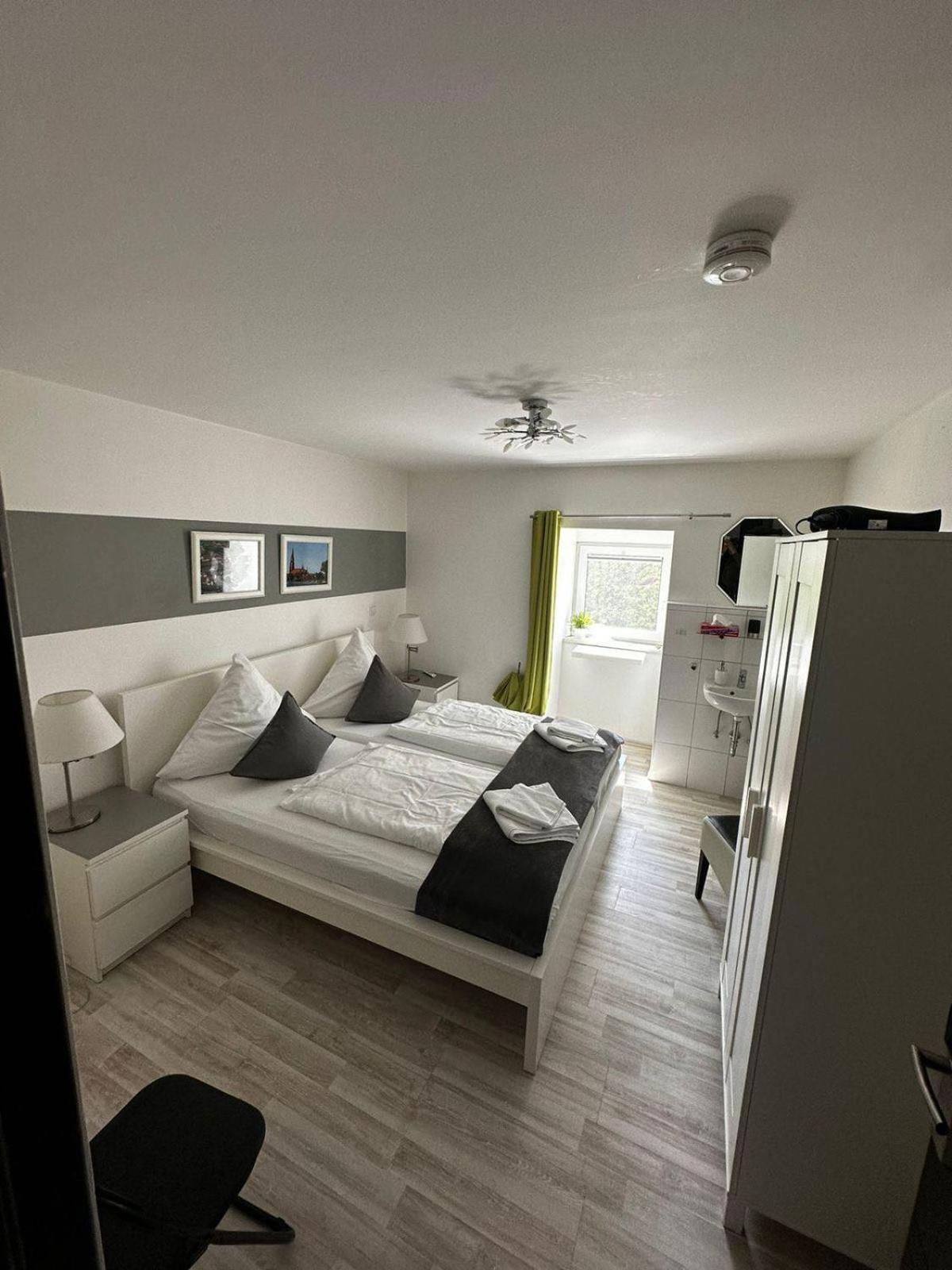 Hotel Deutscher Hof Schleswig Ngoại thất bức ảnh