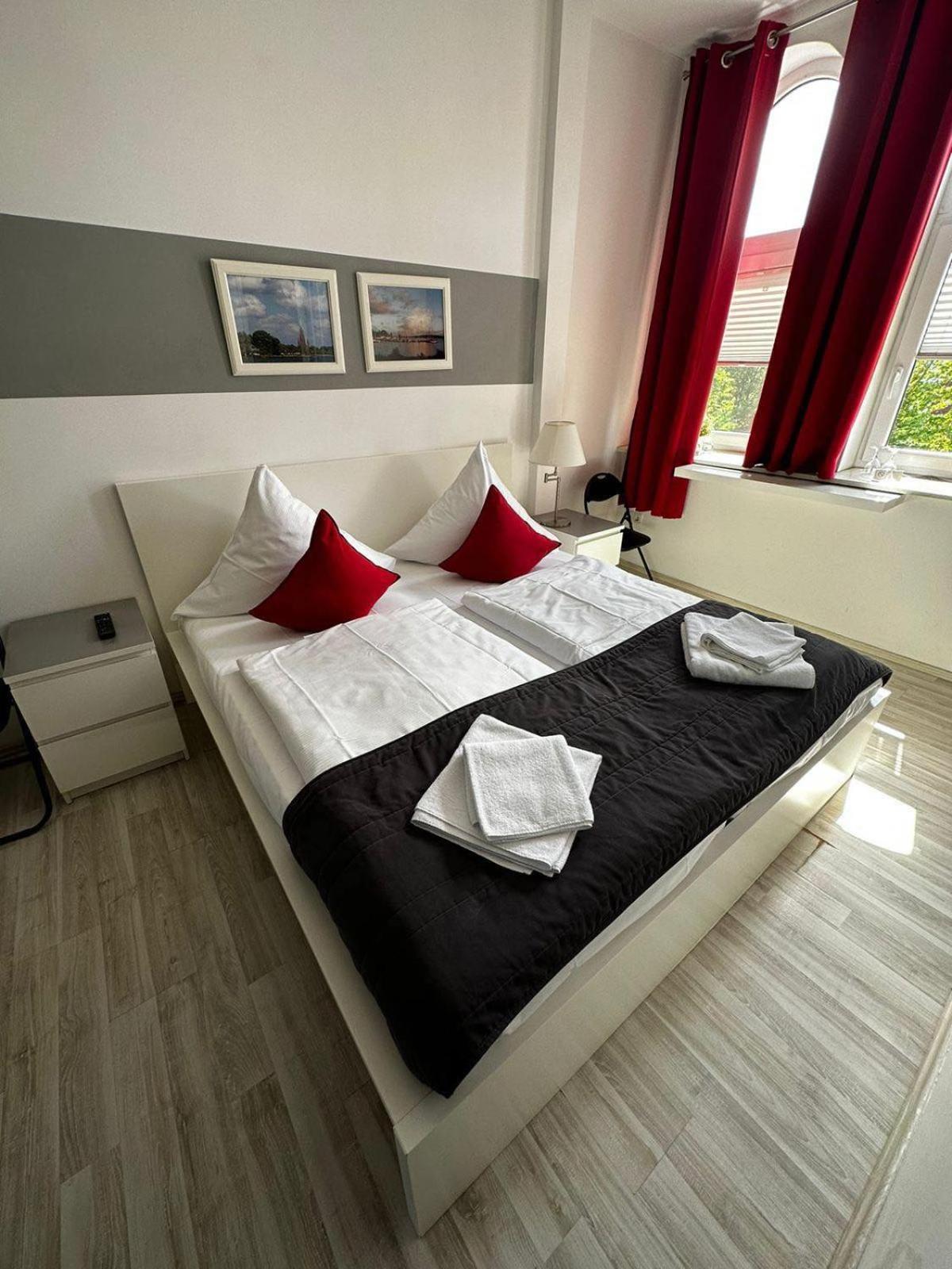 Hotel Deutscher Hof Schleswig Ngoại thất bức ảnh
